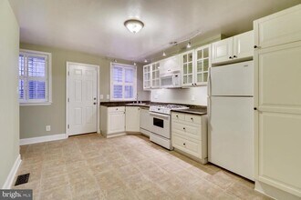 1020 W Lombard St in Baltimore, MD - Building Photo - Building Photo
