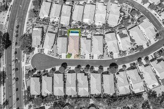 81363 Corte Compras in Indio, CA - Foto de edificio - Building Photo