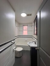 238 Fowler Ave, Unit 3 in Jersey City, NJ - Foto de edificio - Building Photo