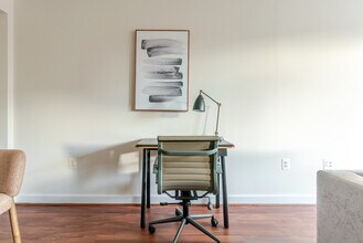 3900 Fairfax Dr in Arlington, VA - Building Photo - Building Photo