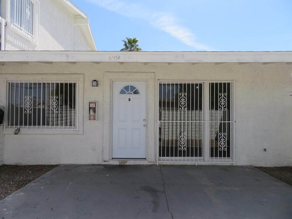 6452 Casada Way-Unit -B in Las Vegas, NV - Building Photo
