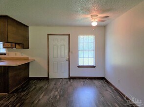 733 Neal Rd in Cantonment, FL - Building Photo - Building Photo