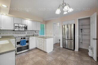 3609 Locust Cir E in Prospect, KY - Building Photo - Building Photo