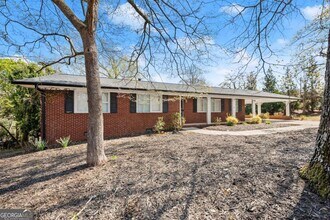 2176 Riverside Dr in Gainesville, GA - Building Photo - Building Photo