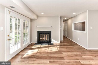 8616 Shadwell Dr in Alexandria, VA - Foto de edificio - Building Photo