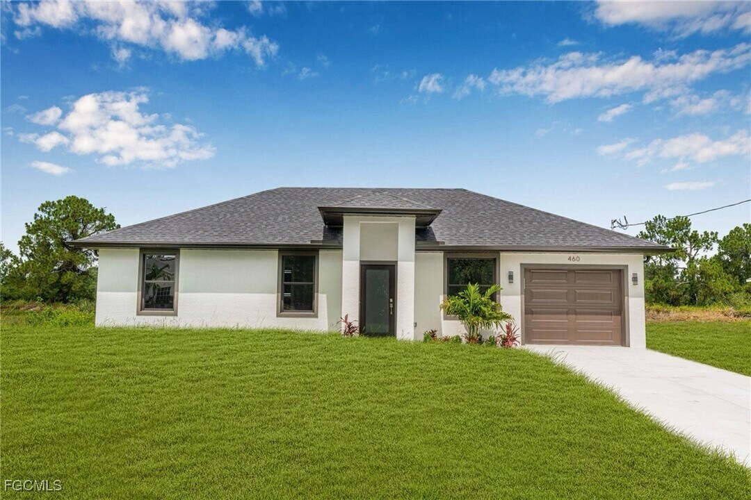 633 Windermere Dr in Lehigh Acres, FL - Building Photo