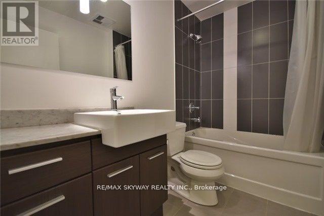 770 Bay St. in Toronto, ON - Building Photo - Building Photo