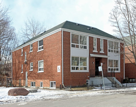 24 Norris Cres in Toronto, ON - Building Photo - Primary Photo