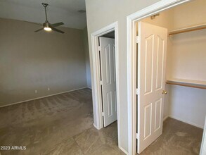 6335 W Saddlehorn Rd in Phoenix, AZ - Building Photo - Building Photo