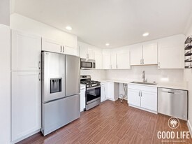 2033 Oliver Ave in San Diego, CA - Building Photo