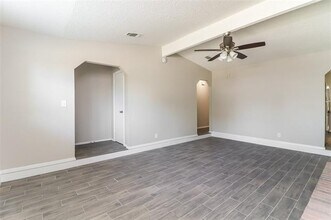 4000 School Hill Cir in Arlington, TX - Building Photo - Building Photo