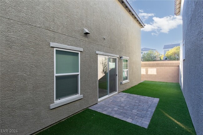 9099 Nostrand Ave in Las Vegas, NV - Building Photo - Building Photo