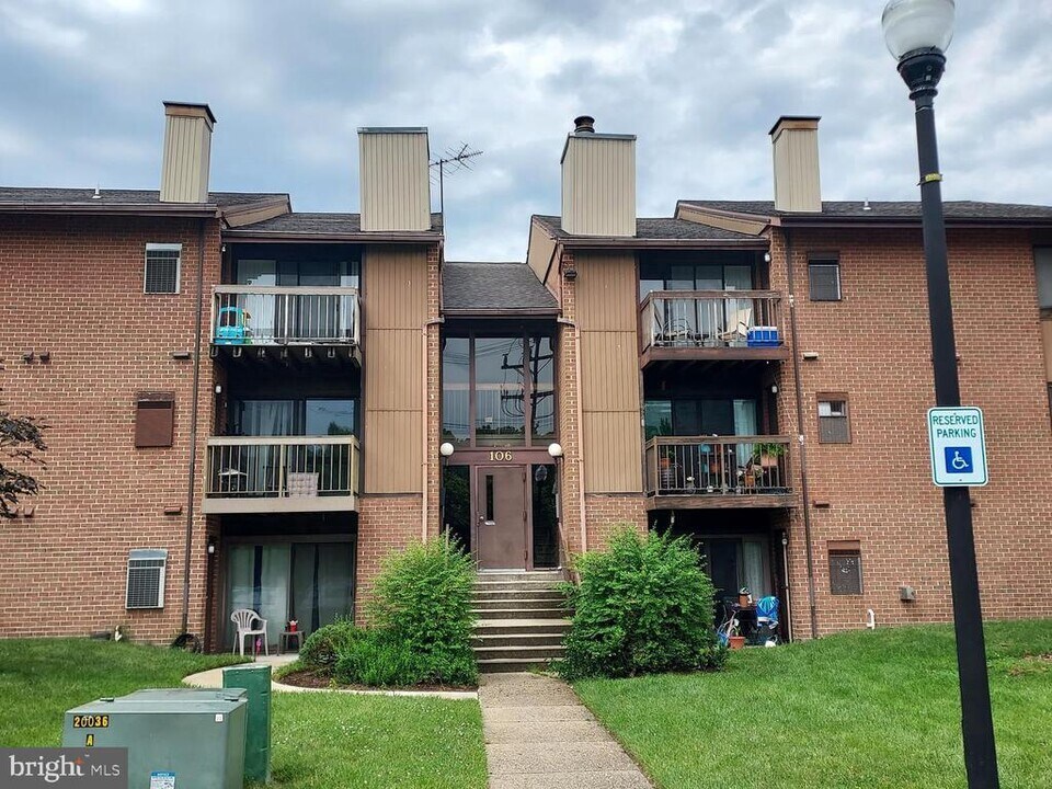 106 Mountain Rd in Glen Burnie, MD - Building Photo