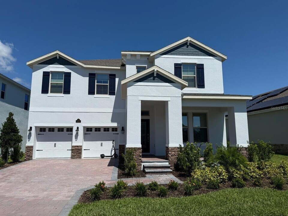 16207 Point Rock Dr in Oakland, FL - Foto de edificio