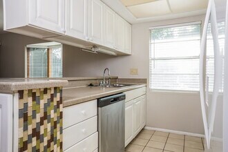3907 Lemonwood Dr in Sarasota, FL - Building Photo - Building Photo