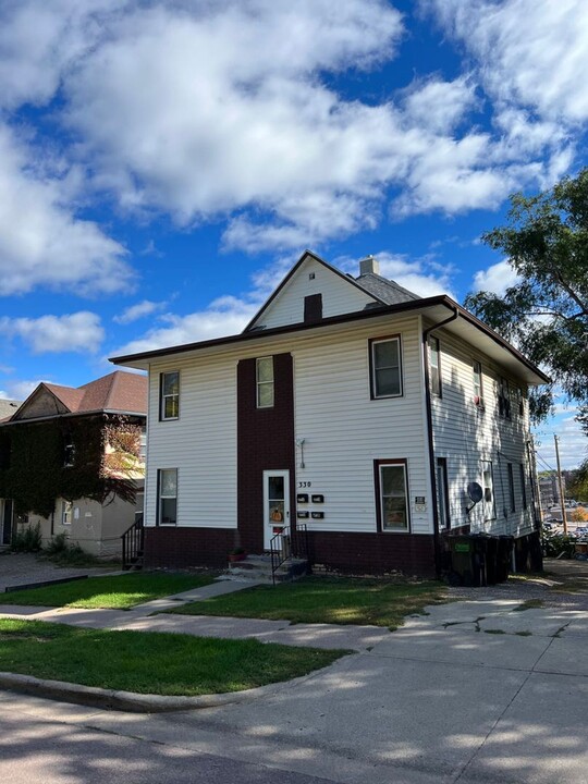 330 N Spring Ave in Sioux Falls, SD - Foto de edificio