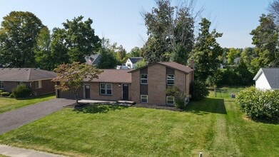 202 Spring Tree Ln in Rochester, NY - Building Photo - Building Photo
