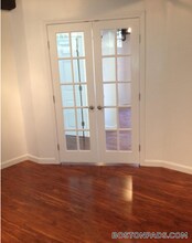 121 Park Dr, Unit B2 in Boston, MA - Building Photo - Building Photo