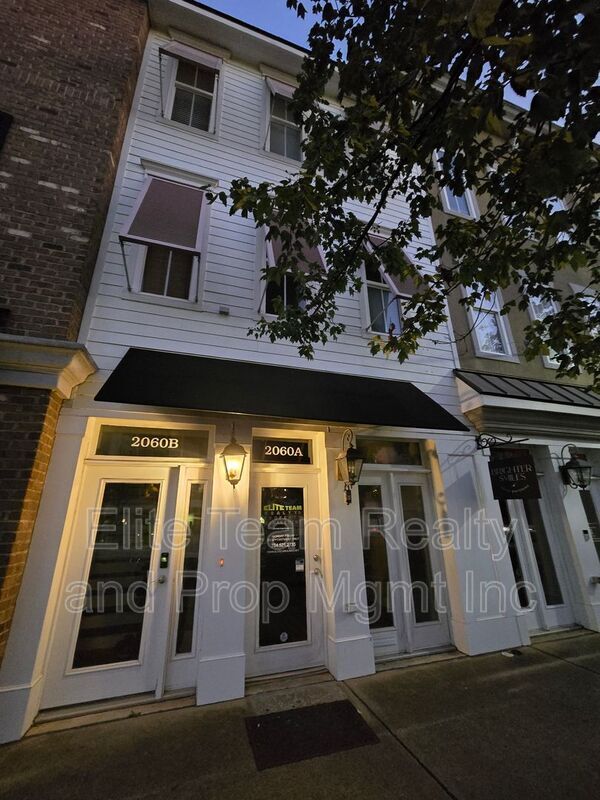 property at 2060 Ayrsley Town Blvd