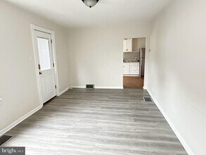 33-33 Carroll Ave in Monroe, NJ - Building Photo - Building Photo