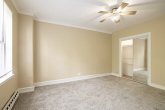 Scholars Corner Apartments in Chicago, IL - Building Photo - Interior Photo