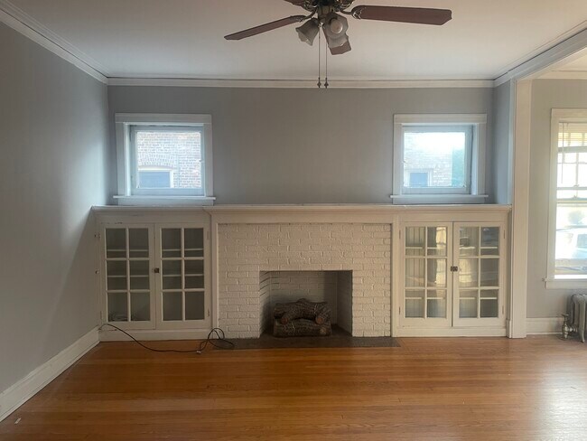 1909 W Argyle St, Unit 1 in Chicago, IL - Building Photo - Building Photo