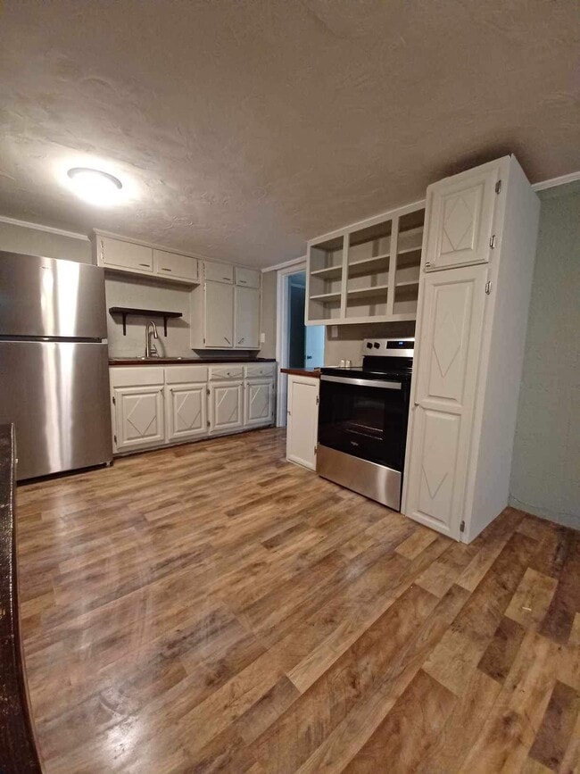 304 Plum St, Unit C in Florence, AL - Building Photo - Building Photo