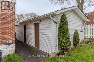 5717 Lowell Ave in Niagara Falls, ON - Building Photo - Building Photo