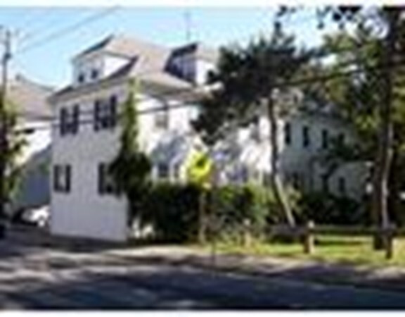 225 Standish Ave in Plymouth, MA - Building Photo