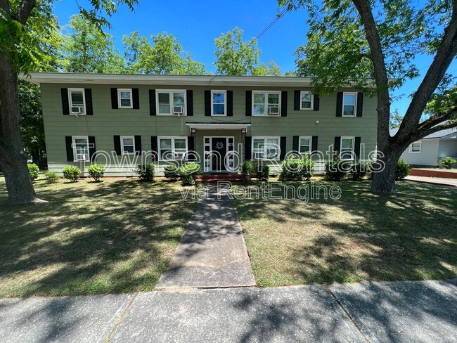 property at 1810 Fort Bragg Rd