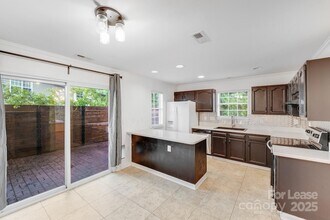 5670 Prescott Ct in Charlotte, NC - Building Photo - Building Photo