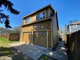 4922 N Amherst St in Portland, OR - Building Photo