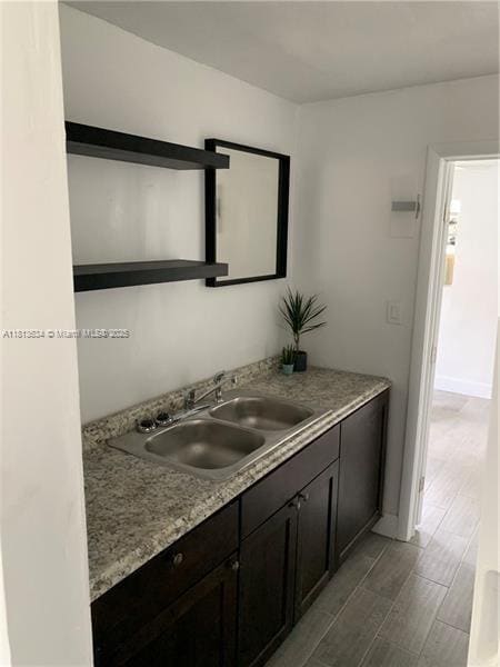 112 NW 3rd St in Hallandale Beach, FL - Foto de edificio - Building Photo