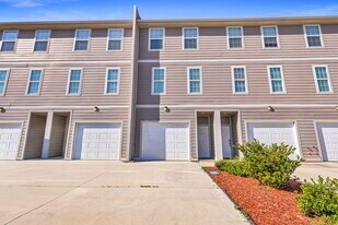 109 E Orchard Loop in D'Iberville, MS - Building Photo