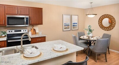 13440 N 44th St, Unit 3 in Phoenix, AZ - Building Photo - Building Photo