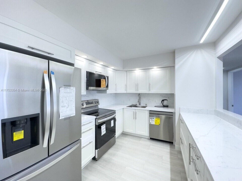 2801 NE 183rd St, Unit # 1804W in Aventura, FL - Building Photo