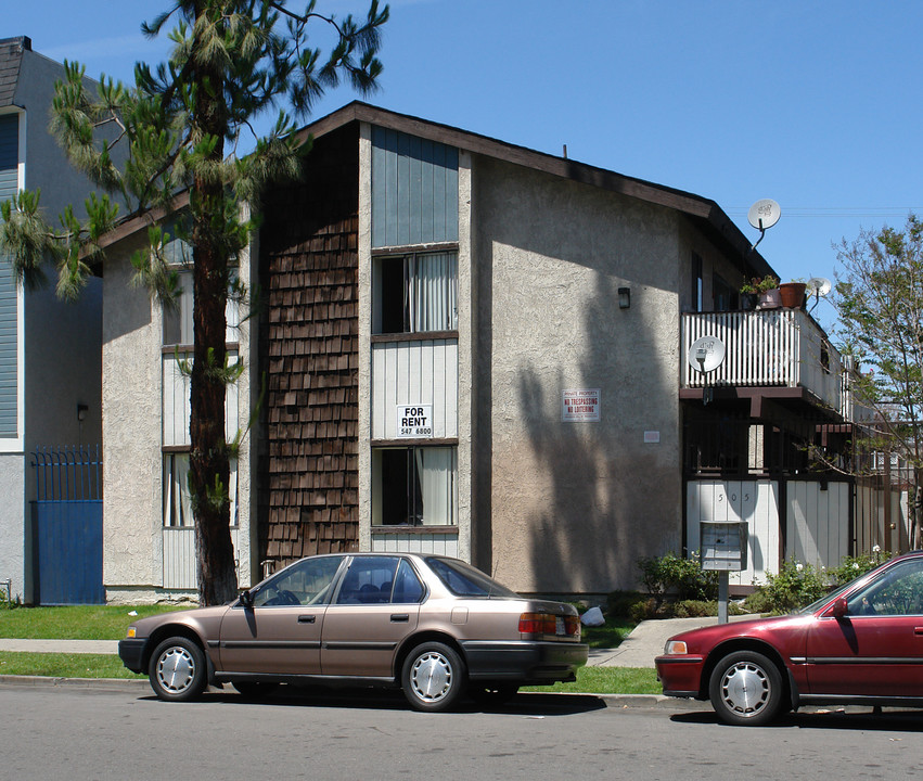 505 E Pine St in Santa Ana, CA - Foto de edificio