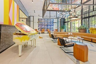 121 NE 34th St, Unit 2314 in Miami, FL - Building Photo - Building Photo