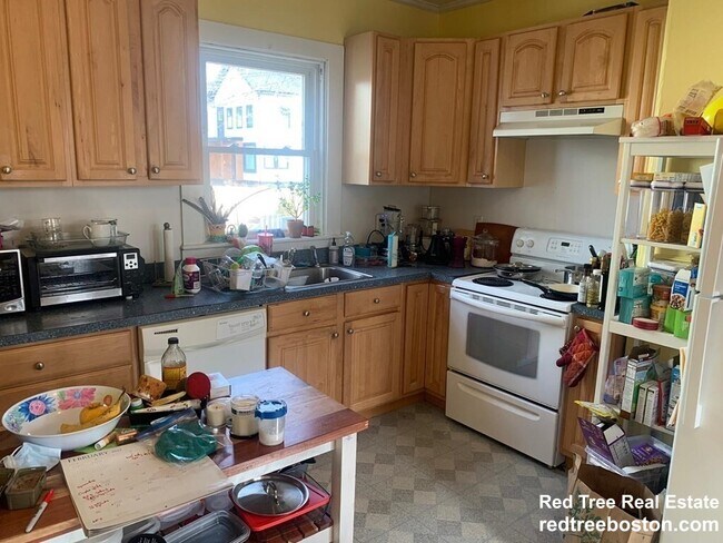84 Walker St in Newton, MA - Building Photo - Building Photo
