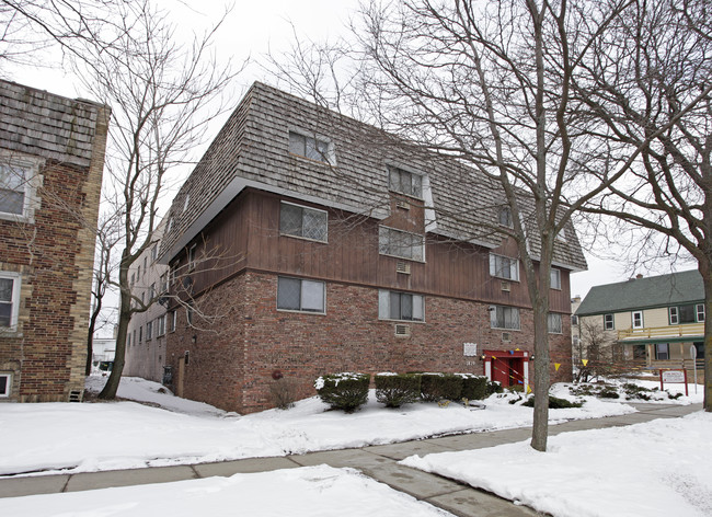 River Bend Apartments in Milwaukee, WI - Building Photo - Building Photo