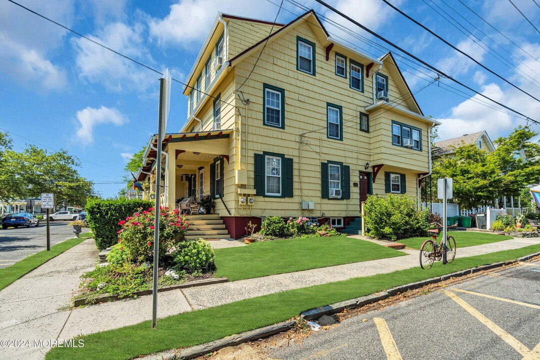 128 Mt Hermon Way in Ocean Grove, NJ - Building Photo