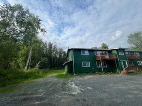 5865 E Bogard Rd, Unit 4 in Wasilla, AK - Building Photo - Building Photo