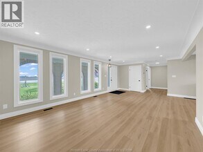7045 County Rd 23 in Essex, ON - Building Photo - Building Photo