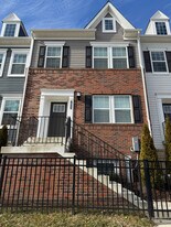 7852 Johnnycake Rd in Woodlawn, MD - Building Photo