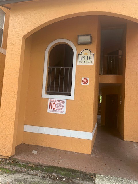 4518 Commander Dr, Unit 1921 in Orlando, FL - Building Photo - Building Photo