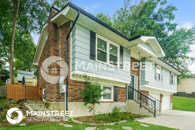 2717 Windsor Forest Dr in Louisville, KY - Building Photo - Building Photo