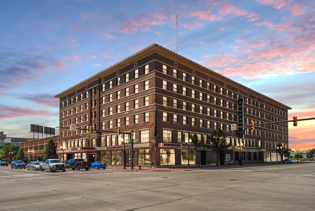 Bancroft Luxury Apartments in Saginaw, MI - Foto de edificio - Building Photo