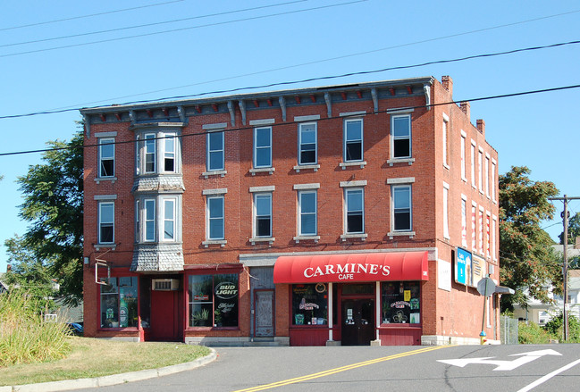 417 E Main St in Waterbury, CT - Building Photo - Building Photo