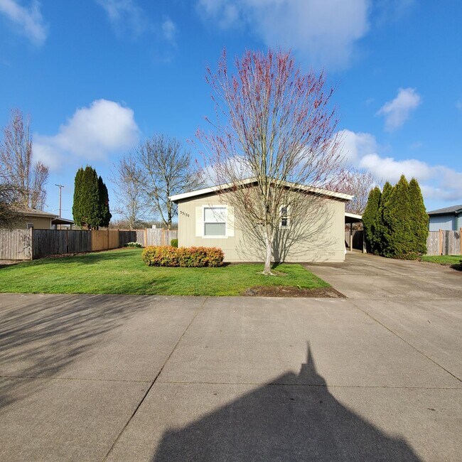 33170 Fuchsia Ln in Tangent, OR - Building Photo - Building Photo