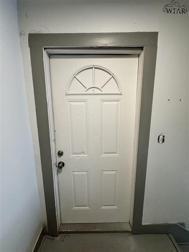 property at 2304 Roberts Ave